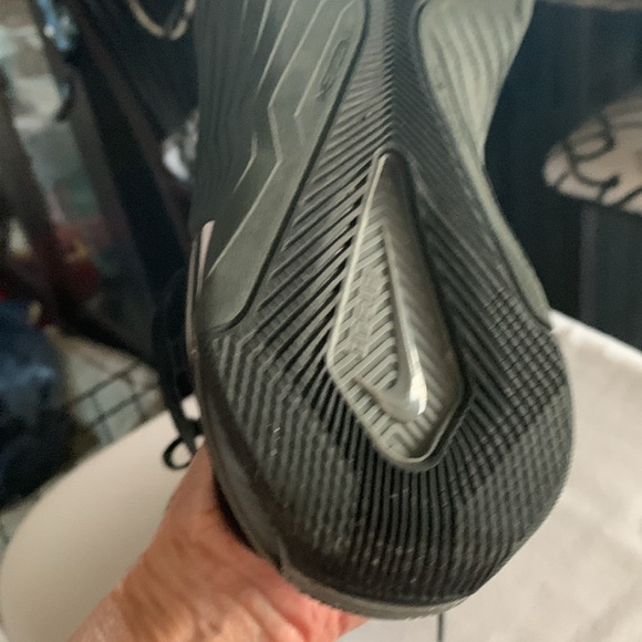 Nike metcon runners. Worn 2 x. Bought wrong size in Vegas. Great 4 activities - Picture 6 of 8